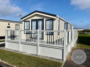 Palm Grove 183 - Golden Palm - Pet friendly, WiFi, central heating, bed linen - Meadow Lakes Caravan & Lodge Hire